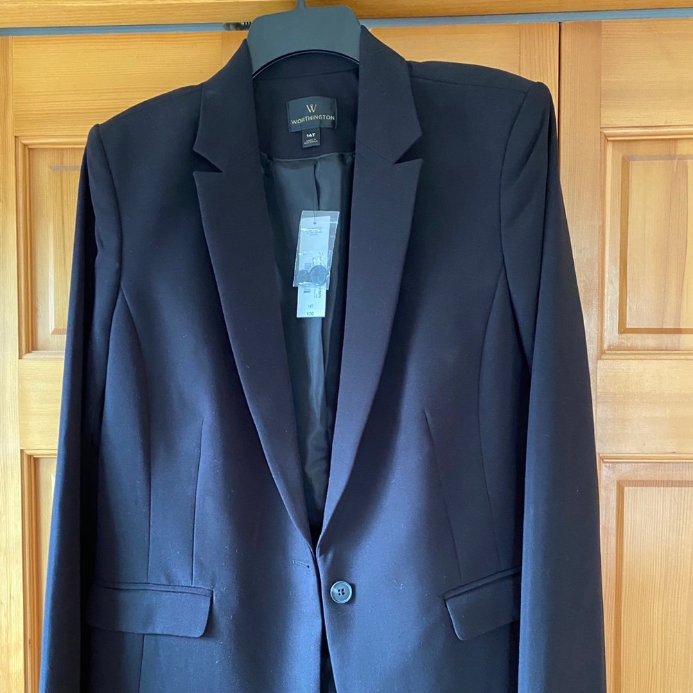 Worthington 14T black suit coat. One button.